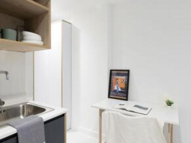 Studio for rent in Cat Hill
