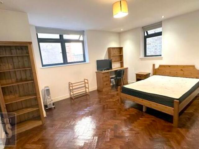 Studio for rent in South Yorkshire