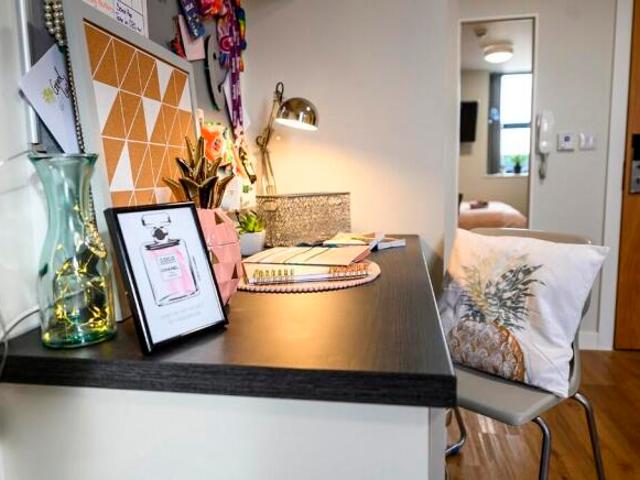 Studio for rent in Two Mills, Cheshire