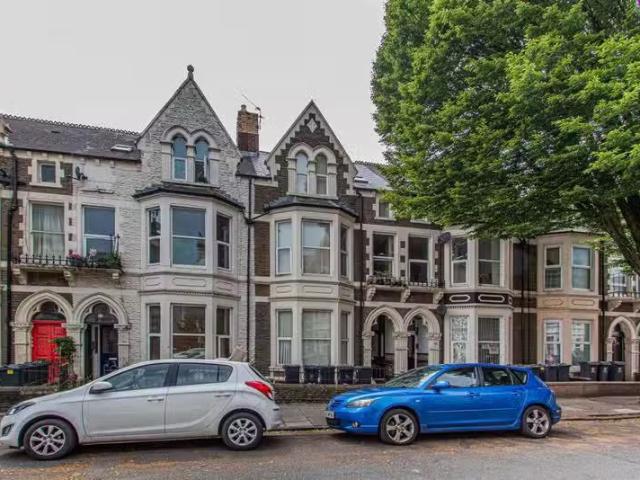 House for rent in Hampton Hill, Greater London