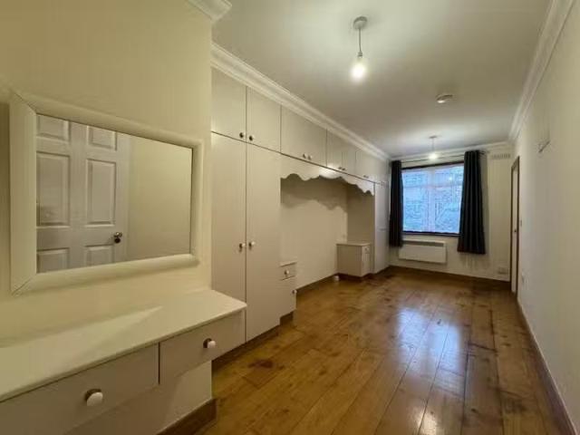 House for rent in Burnt Oak, Greater London