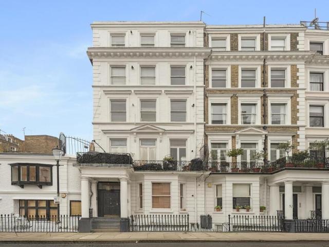 Studio for rent in South Kensington