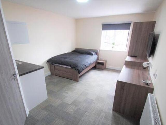 House for rent in Ball Hill District Centre, Coventry