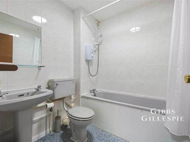 Studio for rent in Cat Hill