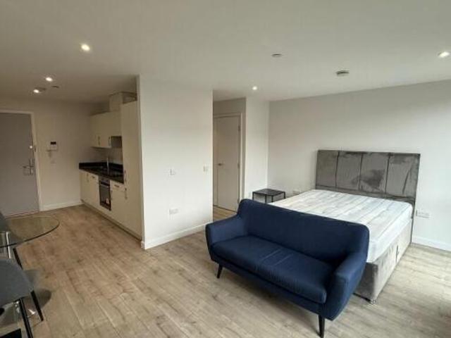 Studio for rent in Haddon, East Midlands