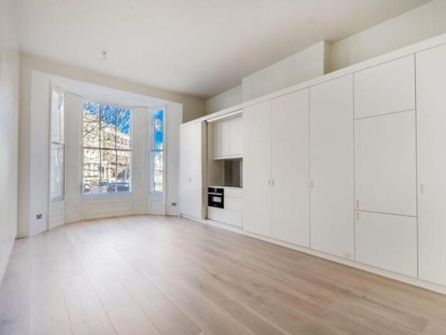 Studio for rent in Cat Hill