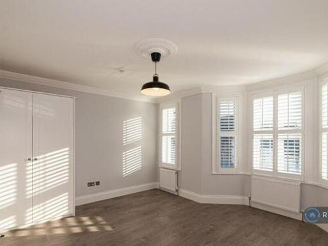 House for rent in Surrey