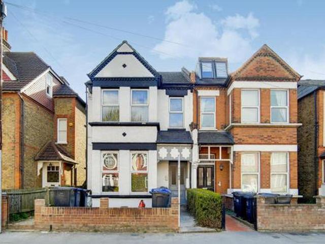 House for rent in Surrey