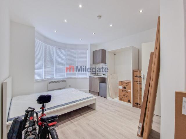 Studio for rent in Sefton