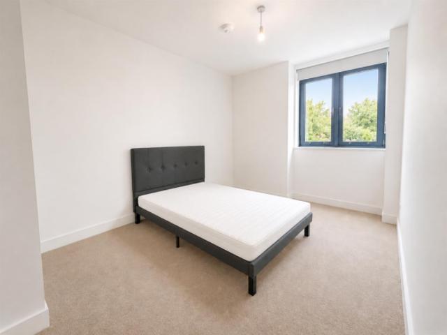 Studio for rent in Pudsey, West Yorkshire