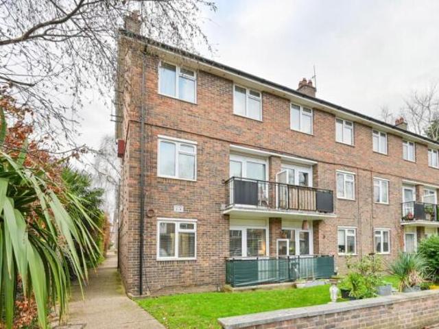 Studio for rent in Grove Park, Greater London