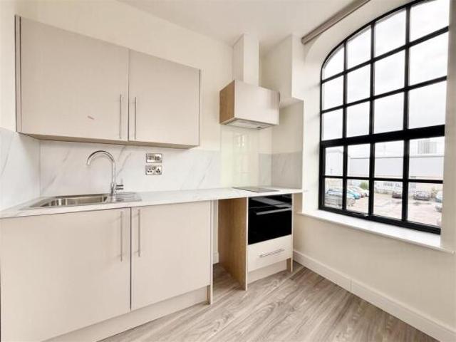 Studio for rent in Telford