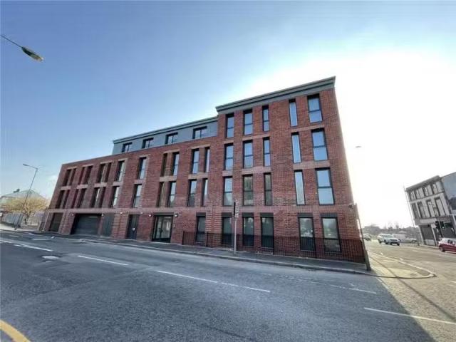 House for rent in Calderstones