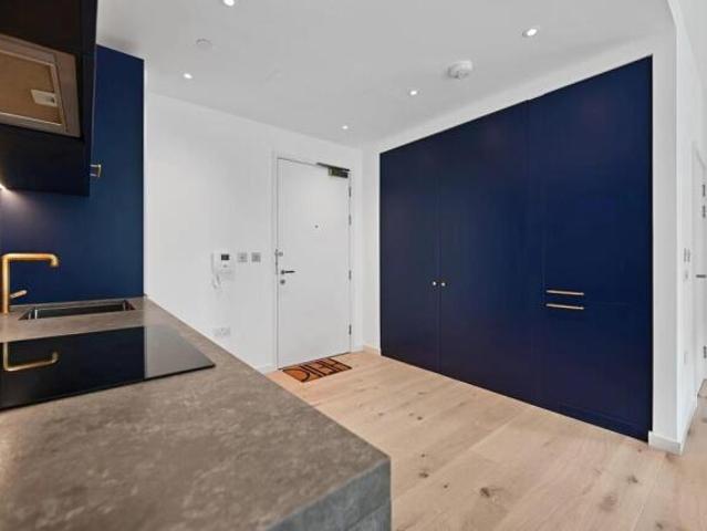 Studio for rent in Cat Hill