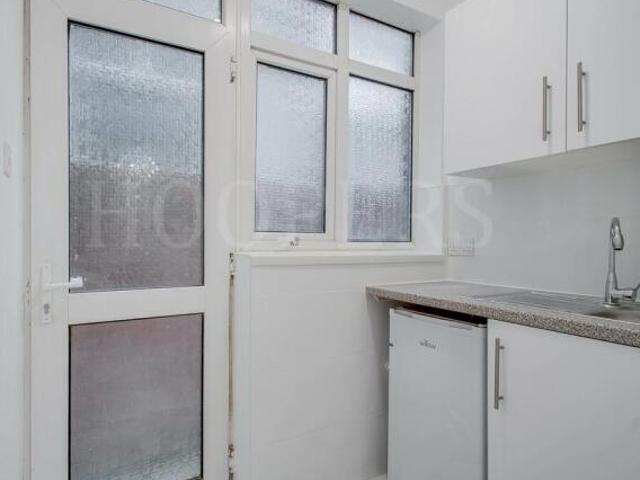 Studio for rent in Cat Hill
