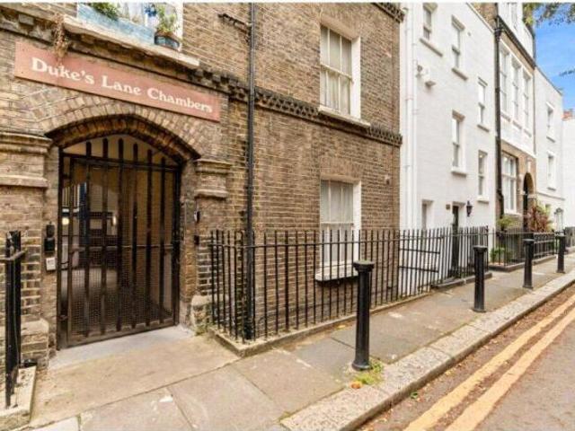 Flat for rent in Cat Hill