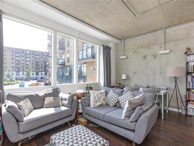 Studio for rent in Cat Hill