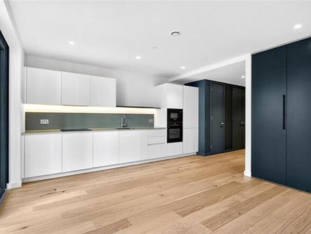 Property for rent in Cat Hill, England
