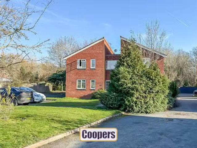 House for rent in Green Close, Warwickshire