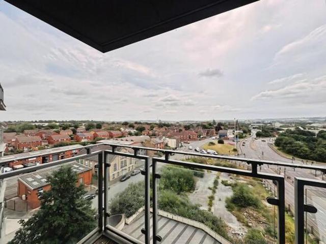 Studio for rent in West Yorkshire
