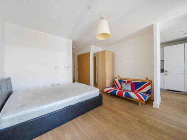 Flat for rent in Greater London