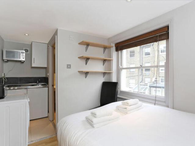 Studio for rent in Cat Hill