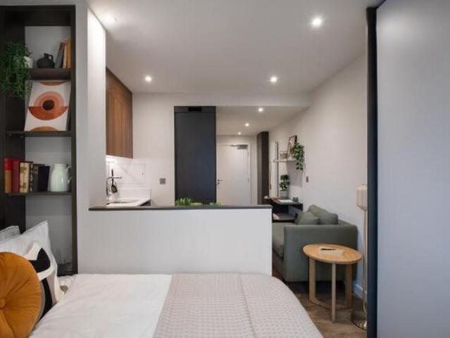 Studio for rent in Cat Hill