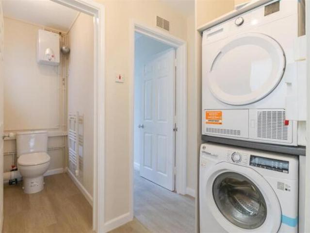 Studio for rent in Golden Valley, Gloucestershire
