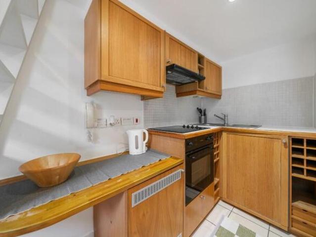 Studio for rent in Cat Hill