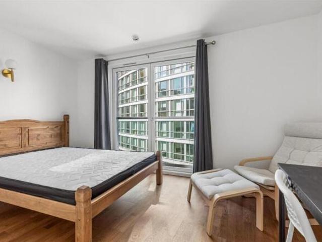 Flat for rent in Blackwall, Greater London