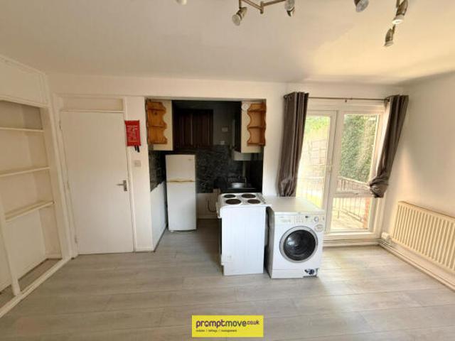 Studio for rent in Llangan, Wales