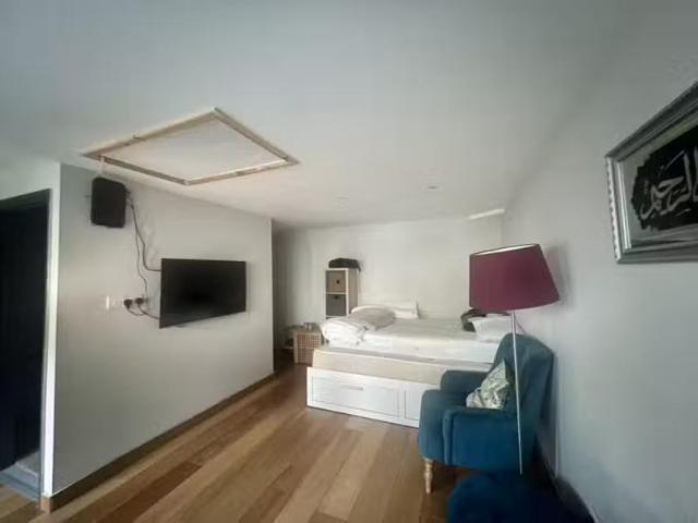 House for rent in London Borough of Merton, Greater London