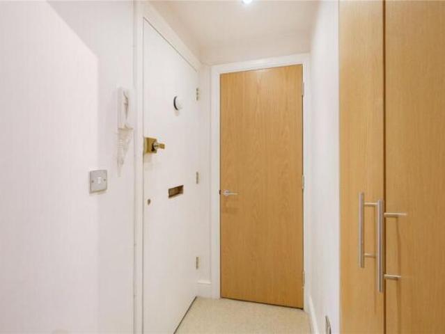 Studio for rent in Cat Hill
