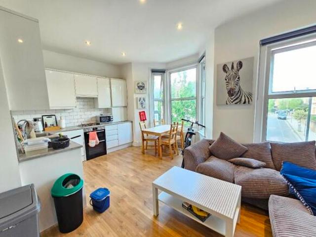 Studio for rent in Cat Hill