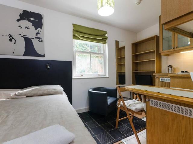 Studio for rent in Hampstead