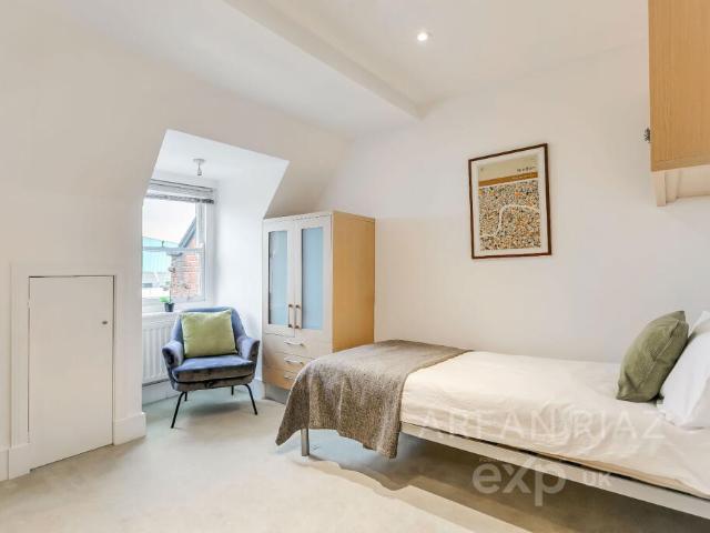 Studio for rent in Hampstead