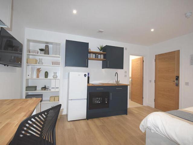 Studio for rent in Potters Corner, East Midlands