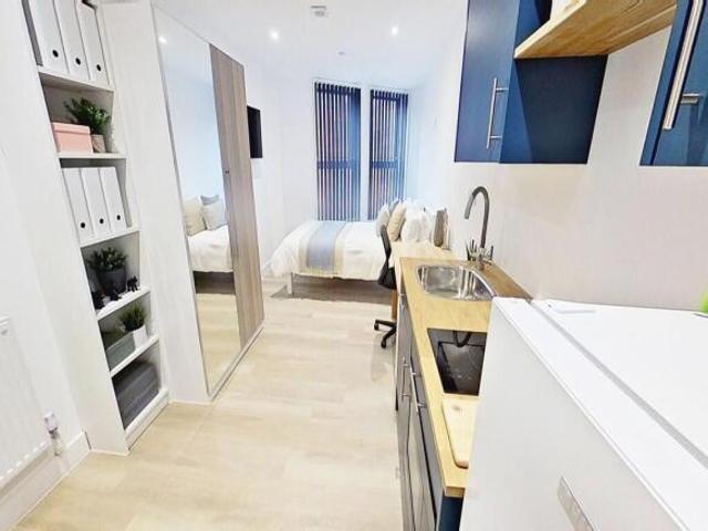 Studio for rent in Potters Corner, East Midlands