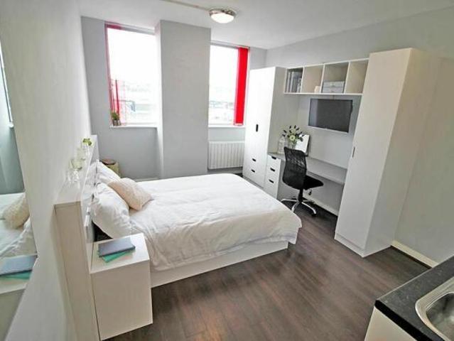 Studio for rent in Long Man, Cross In Hand