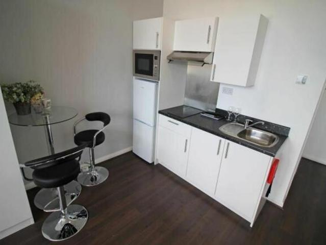 Studio for rent in Long Man, Cross In Hand