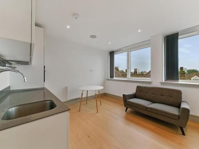 Studio for rent in Cat Hill