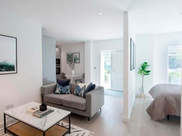 Studio for rent in Cat Hill, Isle Of Man