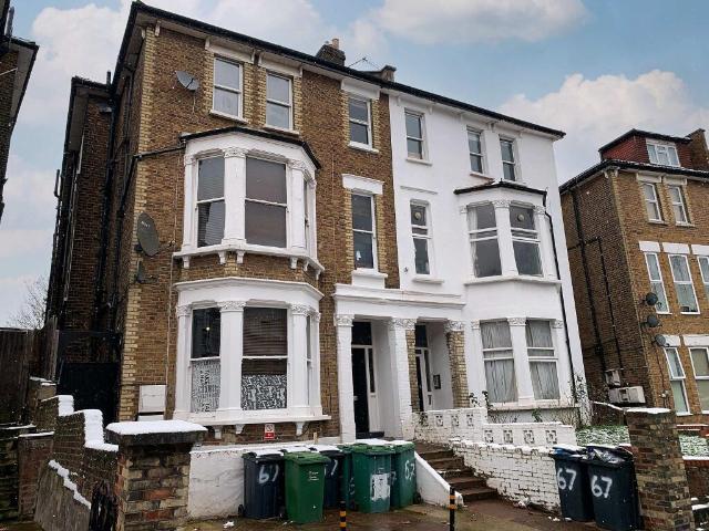 Studio for rent in Cat Hill