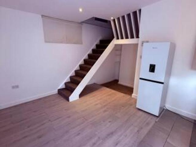 Flat for rent in Cat Hill