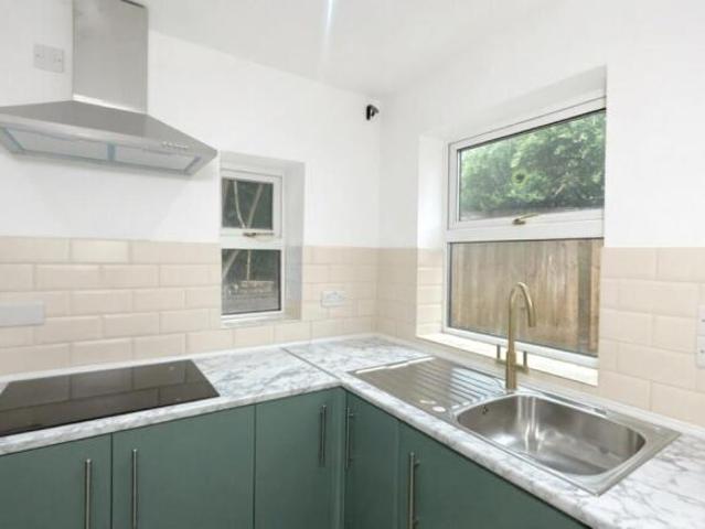 Flat for rent in Cat Hill