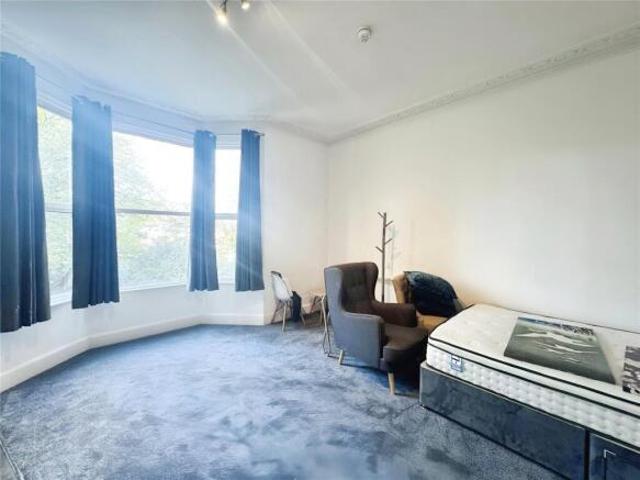Flat for rent in Broadwater Down, Sandown Park