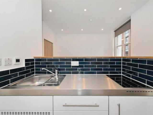 Studio for rent in Fulham, Walham Green