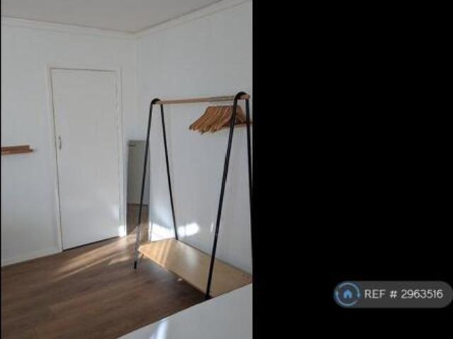 Studio for rent in Cat Hill