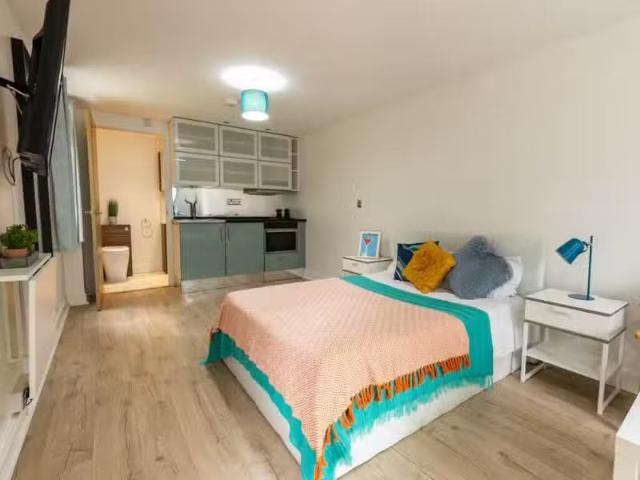 House for rent in St. Dunstan's, The Bridge
