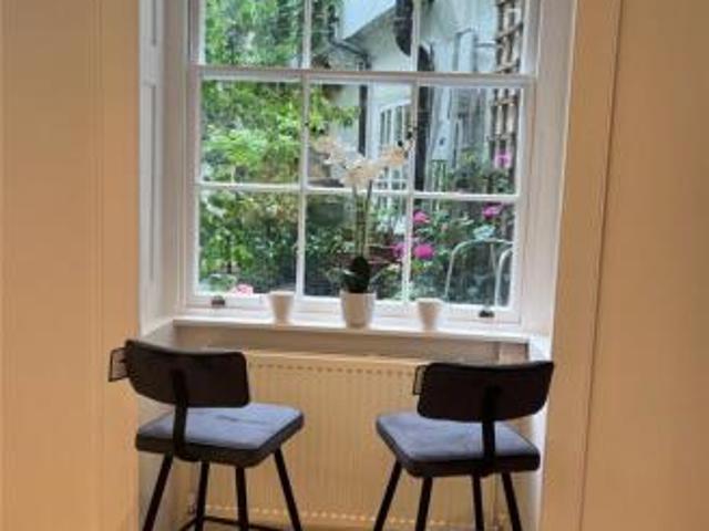Studio for rent in Cat Hill